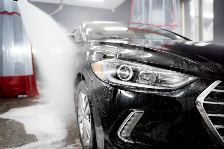 beautiful_car_washing_service